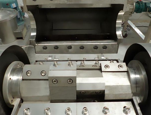 Kapasite 50-1000kg / H Zerdeçal Taşlama Makinesi Çıkış Boyutu 0.5-20mm